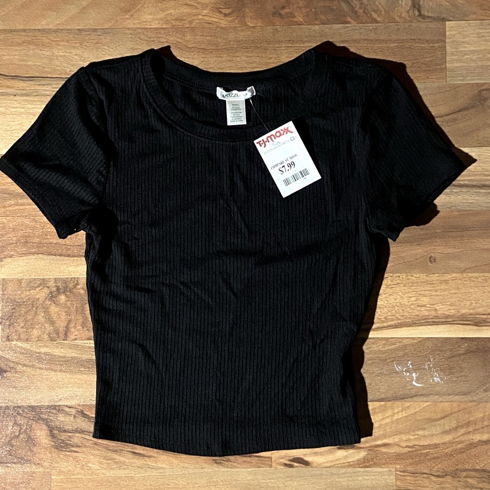Ribbed black crop top